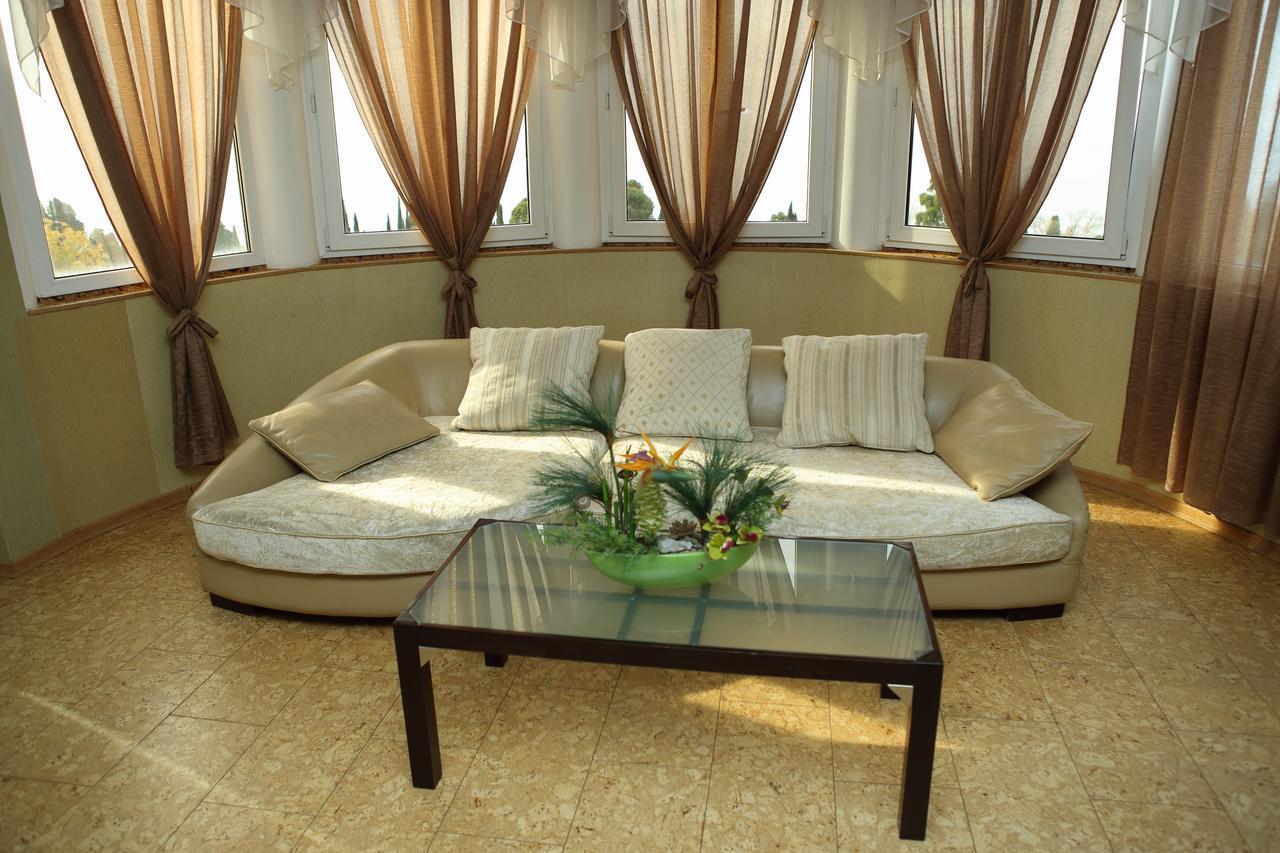 Mamzyshkha Guest House Gagra Esterno foto